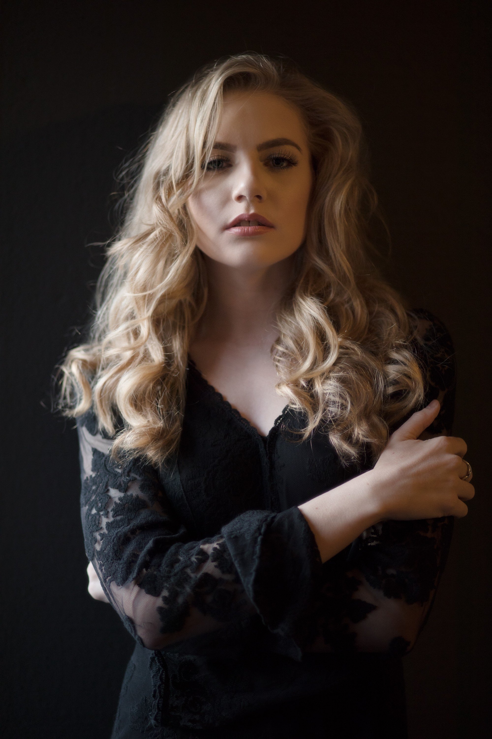 carousel-hero-element image-1